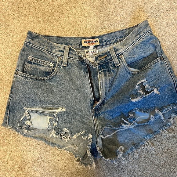 Vintage guess jean shorts - size 28 (fit small more like 27) - Picture 1 of 2